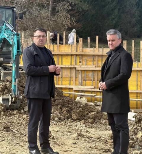 Bužim: Svečano otkriveno spomen-obilježje Ponosa i pobjede Armije BiH